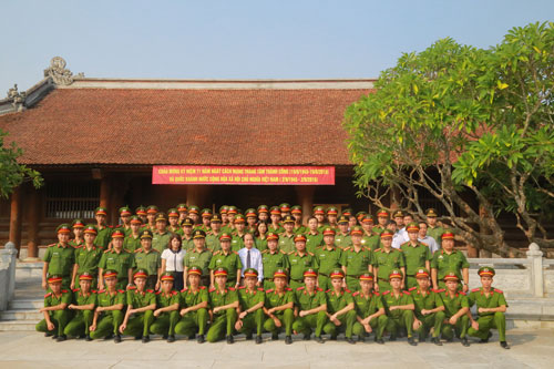 Tháng Tám mùa thu của sinh viên Học viên Cảnh sát nhân dân trên quê Bác